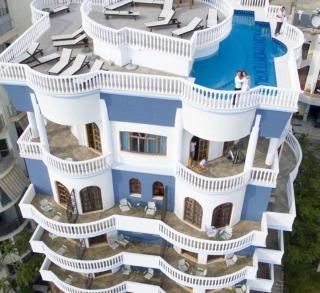 Beachfront Apartment - free Rooftop Pool access - 9