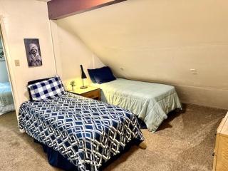 Home in Yosemite-Brookside Cottage-Sleeps 10 - 5