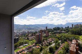 Luxury City View Apartment Las Palmas Alto with Pool, Gym & Jacuzzi - 2