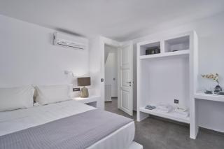 Topos Exclusive Santorini - 7