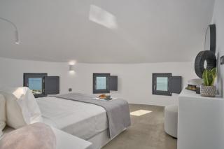 Topos Exclusive Santorini - 2