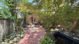 'Book Hill' Georgetown House Walkable with Garage - 9