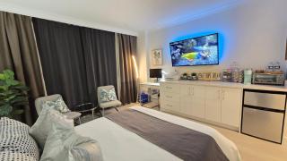 Privately Owned Room at the Executive Hotel Le Soleil - 8