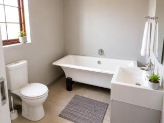 Blue Hills Executive Apartment - 5