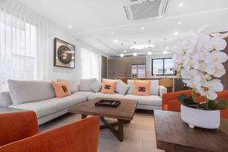 NOK Spacious 3BR Villa with Patio By Vistacana - 8