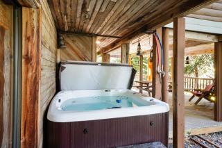 Beartooth Lodge with Hot Tub and Stuart Falls Views - 9