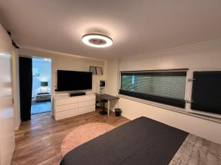 Luxury Apartments & Shared Pool - 2