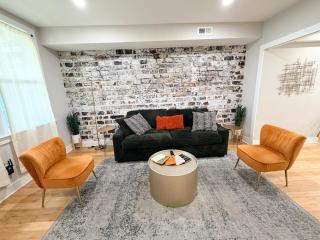 Contemporary Upscale 3BDR Home at Popular H Street Corridor Parking Included Free Cancellation - 0