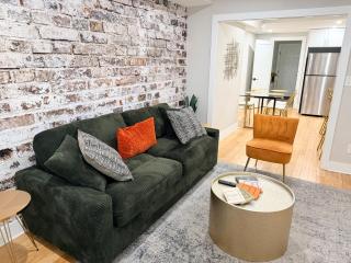 Contemporary Upscale 3BDR Home at Popular H Street Corridor Parking Included Free Cancellation - 7