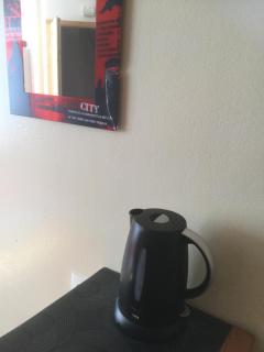 Petite maison rouge, studio lumineux, calme, confortable avec 1 lit - 3