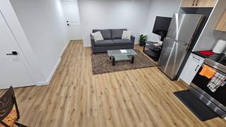 Cozy and Bright Private Basement Suite - 0