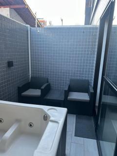 Apartamento com jacuzzi privativa e piscina com vista pro mar - 4