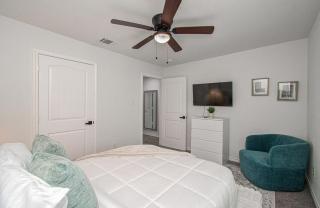 Modern 2BR Home - Self Checkin, Fully Furnished, Near Downtown - 6
