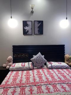 Saraye Stays Luxury 2Bhk Villa near F-10& E-11 - 7