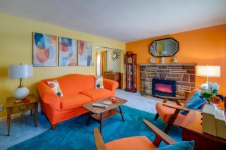 Vintage MCM Charm | Modern Comforts | West Akron - 8