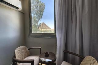 Giza Pyramid View Flat & Egyptian Art - 6