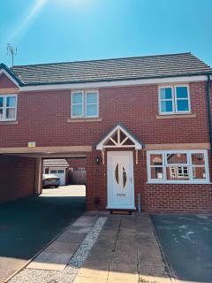Walk to City Centre I Free Parking I Luxury Ensuite I Private New Estate - Parkside - 0