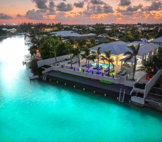 Lagoon View Villa, Pool, Dock, & Waterways - 0