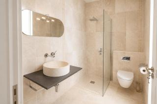 Stylish 3BR Home Wiz Private Garden & Parking - 5