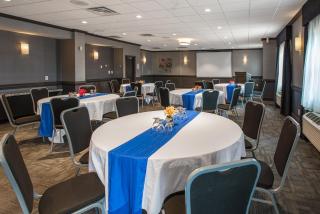 Coast Calgary University Area Hotel by APA - 4