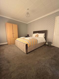 5 Bed Contractor Families & Groups Accomodation - 5