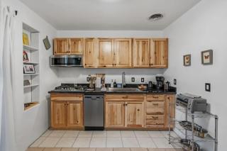 Walkable Barrio Charm - 5