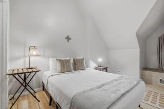 Walkable Barrio Charm - 1