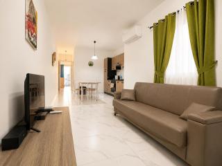 Bugibba 2-Bedroom Apartment with Balconies Near the Beach - 4