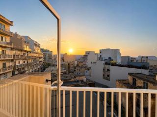 Bugibba 2-Bedroom Apartment with Balconies Near the Beach - 9