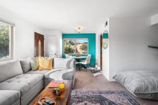 Sunny & Bright Charm with Community Pool - 6