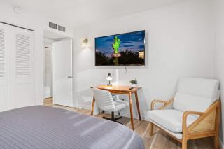Cozy Pet Friendly Townhome with Pool - 7