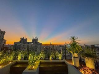 Amazing Views in City Center Ideal for Remote Work - 0