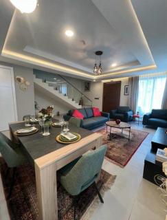 The Grand View - 4