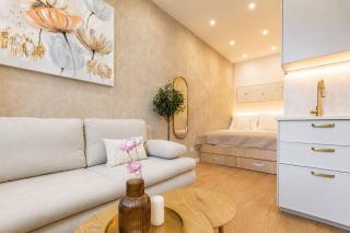 Luxury Boutique Apartment | Heart of Old Town - 8