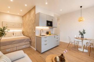 Luxury Boutique Apartment | Heart of Old Town - 7