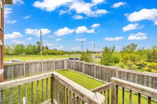 4 TVs, King Bed, Across Recreational Park, Tennis Court, Near Commercial Shops - 9
