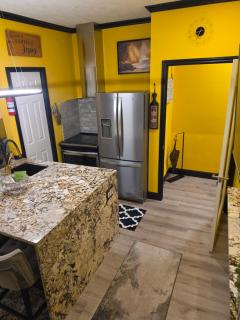 Houston Sweet Spot Townhouse - 2