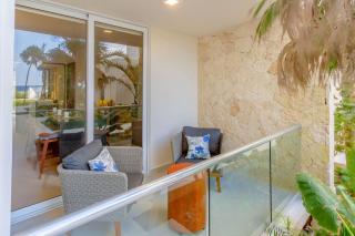 Chic Beachfront Condo Ocean View Rooftop Pools - Akumal - 2