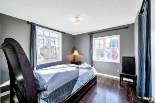 King Bed, Home Gym, 4 TVs, Near Recreational Parks, Tennis Court, Shops - 3