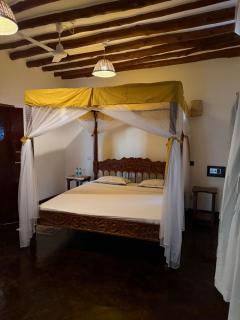 6 bedrooms near the beach - 8