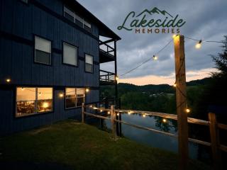 Modern Large Luxury Retreat near Pigeon Forge! - 9