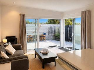 Sailor's Cottage - Stay Waiheke - 8