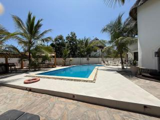 6 bedrooms near the beach - 9