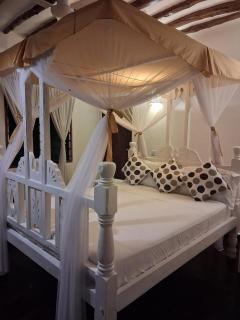 6 bedrooms near the beach - 6