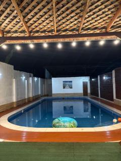 Linda Casona con piscina AC wifi mall para 12 personas - 8