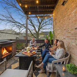 Luxe Chicago Retreat Game Room, Deck Fire Pit - Chicago - 7