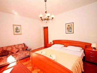 Apartments Darija Supetar - Two Bedroom Apartment with Terrace - 3
