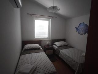Andrea Adriatic Oasis Karlobag - Two Bedroom Apartment with Balcony and Sea View - 4