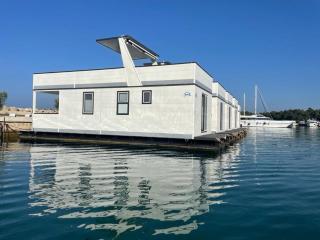 Dream houseboat with sea view and hot tub - 5