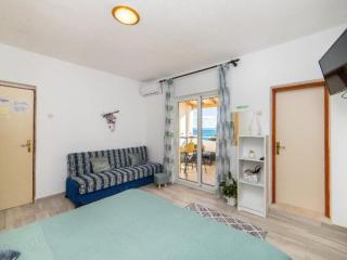 Studio apartment with sea view 3 - 4